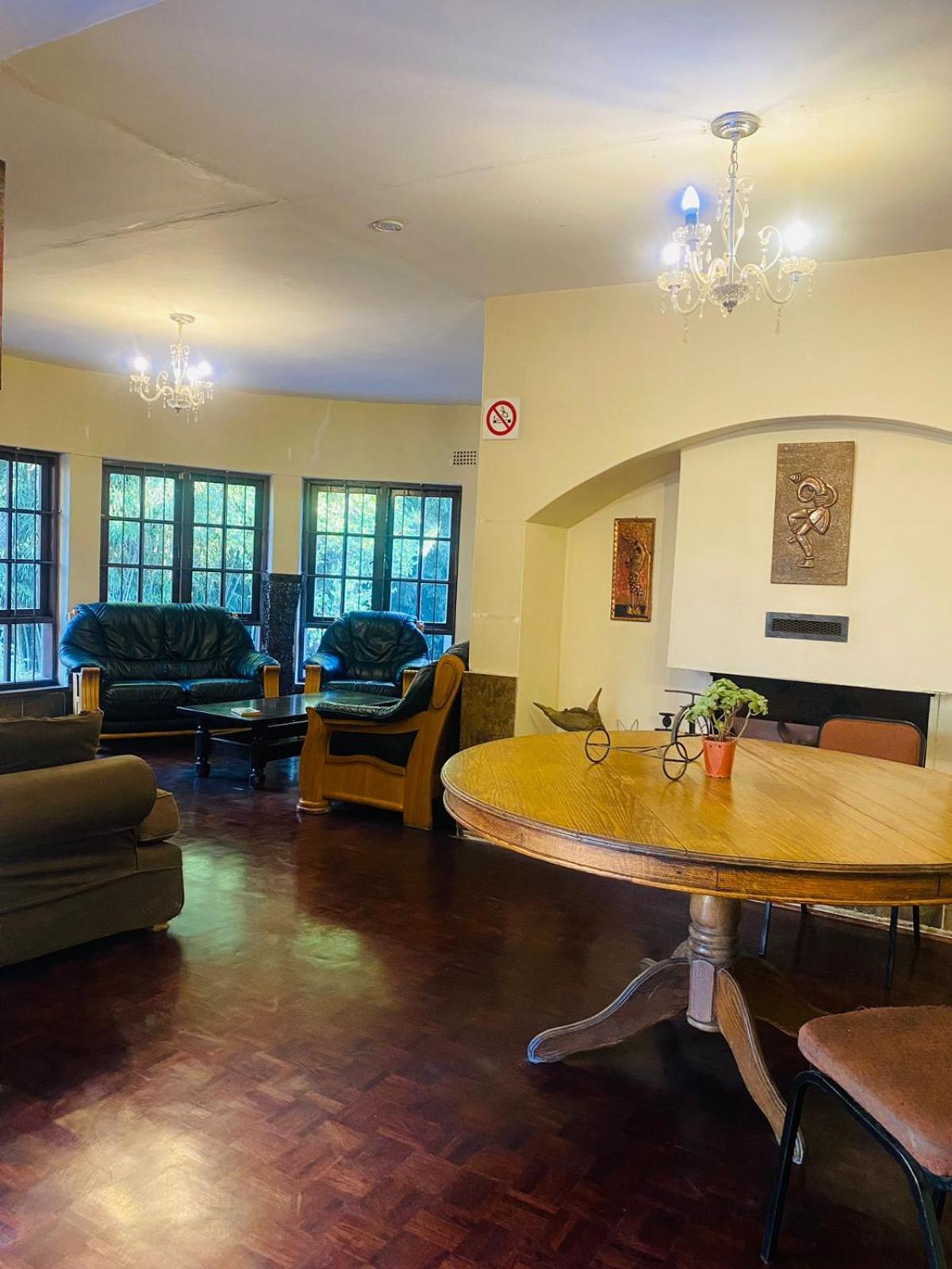 Rosebank Lodge&Backpacker Johannesburg Bagian luar foto